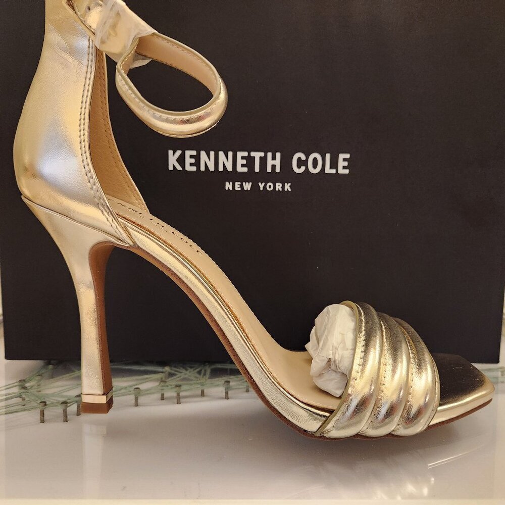 Kenneth Cole NY "Hart" Light Gold Leather heeled Sandals. NIB. Size 8.5
